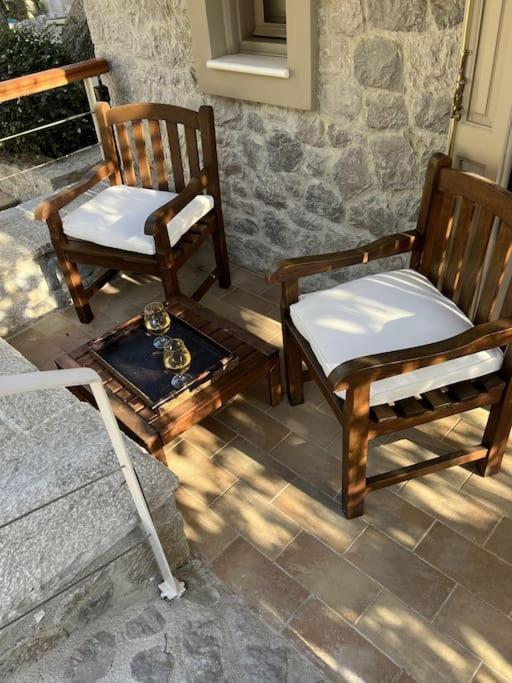 Elia Junior Suite In Epidavros With Shared Pool 尼亚埃普伊达夫罗斯 外观 照片